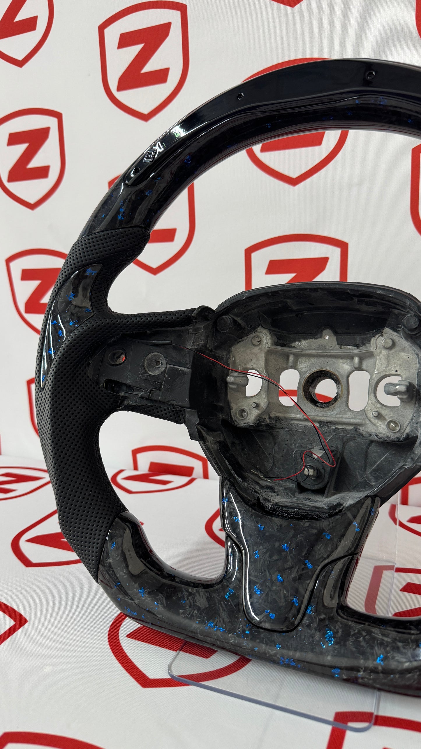 2015-2025 Chrysler 300C Carbon Fiber Steering Wheel - Preset