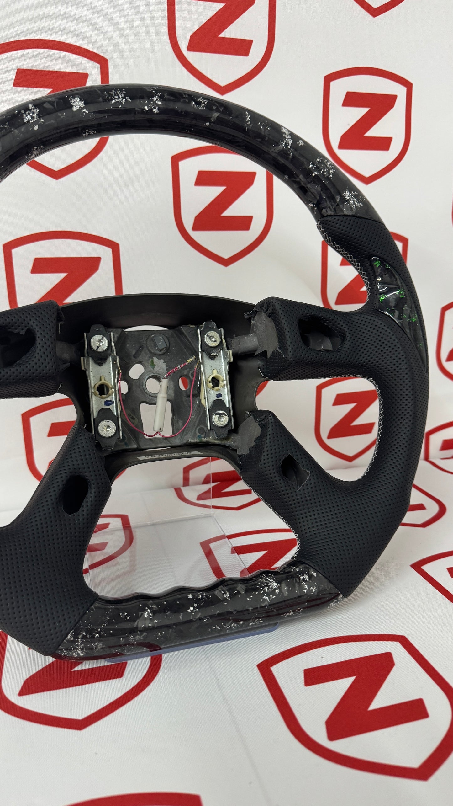 2003-2007 Chevrolet Silverado Carbon Fiber Steering Wheel - Customizable
